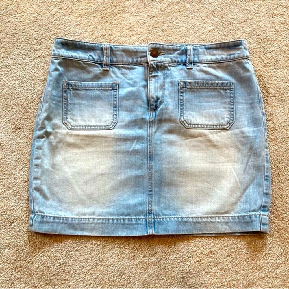 LOFT Light Blue Denim Mini Skirt, size 6